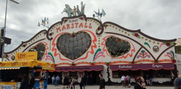 Marstall Festzelt - Die Promis geben sich die Klinke in die Hand